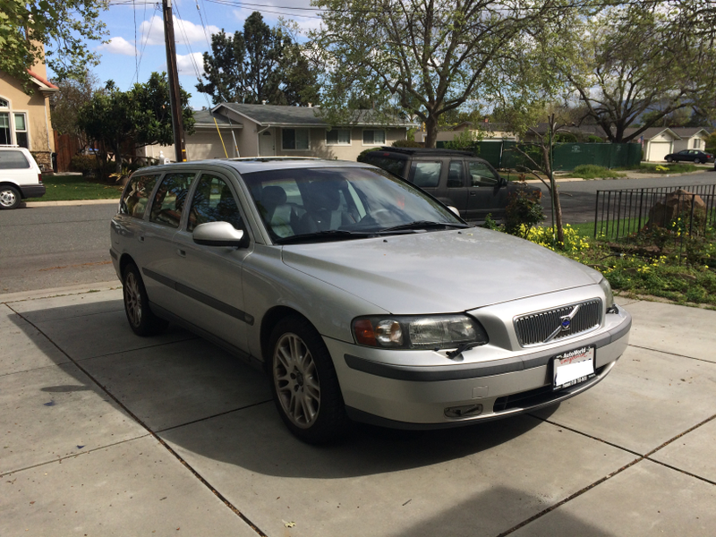 Borrowing Dad’s Silver Bullet as my V50 went to the shop this week with a leaking CV joint and clogged sunroof drain...